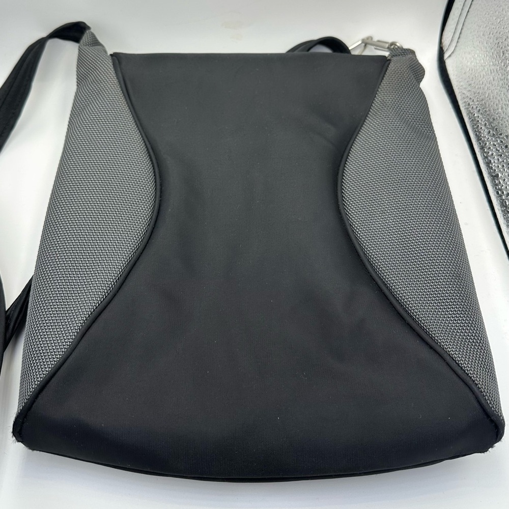 Pacsafe Dailysafe H100 Anti-Theft Travel Crossbody Bag - Picture 8 of 15